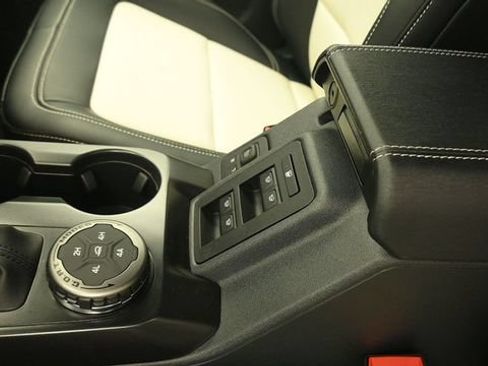 New 2026 Ford Bronco Outer Banks w/ Sasquatch Package AWD/4WD image 19