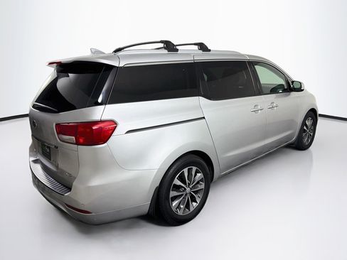 Used 2017 Kia Sedona SX FWD image 9