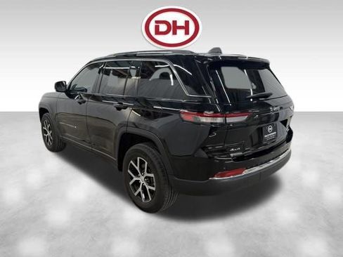 Used 2023 Jeep Grand Cherokee Limited w/ Trailer Tow Prep Group (B) AWD/4WD image 10