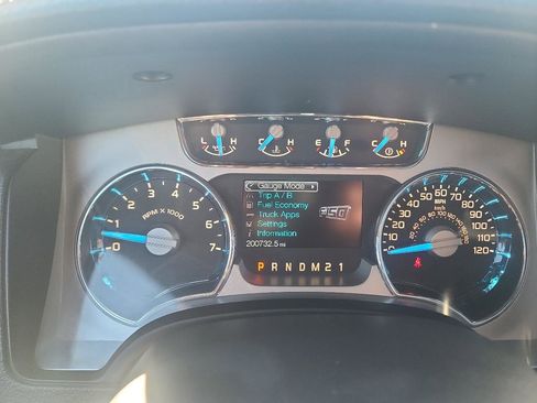 Used 2014 Ford F150 Platinum image 26