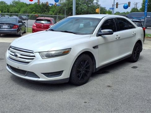Used 2014 Ford Taurus Limited FWD image 3