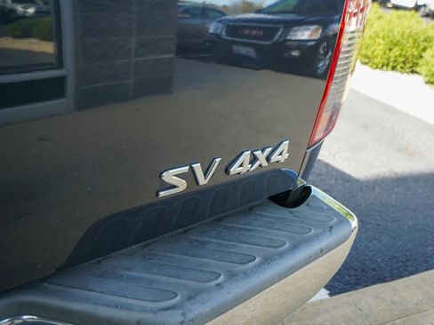 Used 2012 Nissan Frontier SV image 2