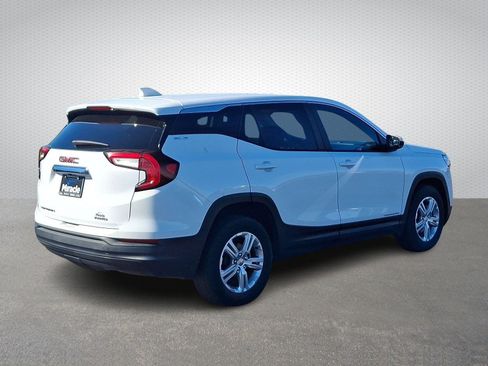 Used 2024 GMC Terrain SLE image 6