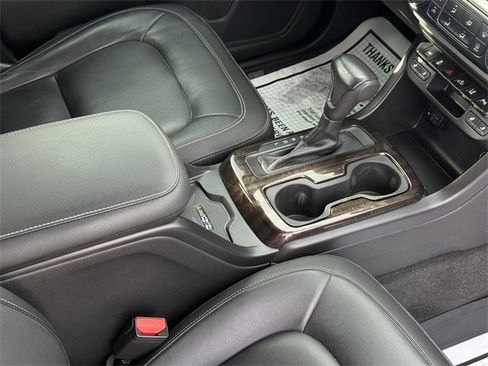 Used 2020 GMC Canyon SLT w/ Driver Alert Package image 18