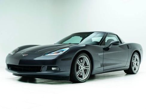Used 2009 Chevrolet Corvette Coupe w/ Z51 Performance Package image 8