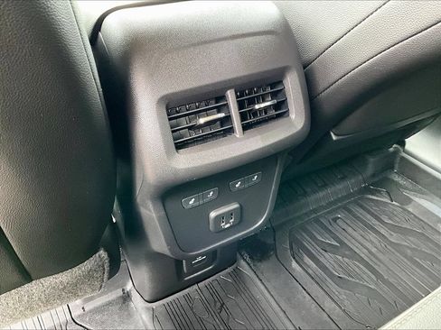 Used 2019 GMC Terrain Denali w/ Advanced Safety Package AWD/4WD image 12
