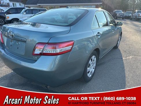 Used 2011 Toyota Camry LE image 11