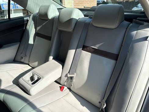 Used 2014 Toyota Camry XLE image 19