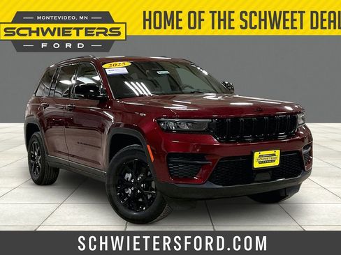 Used 2025 Jeep Grand Cherokee Altitude AWD/4WD image 1