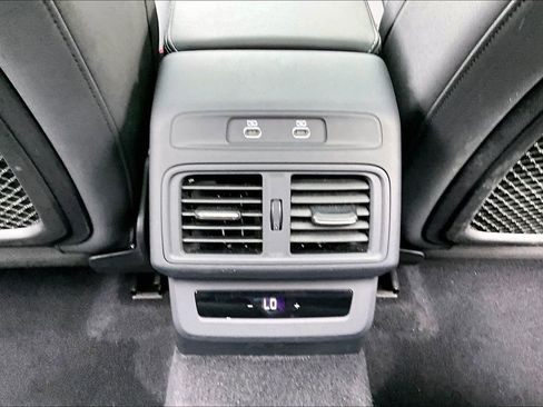 Used 2025 Audi Q5 Premium w/ Convenience Package image 10