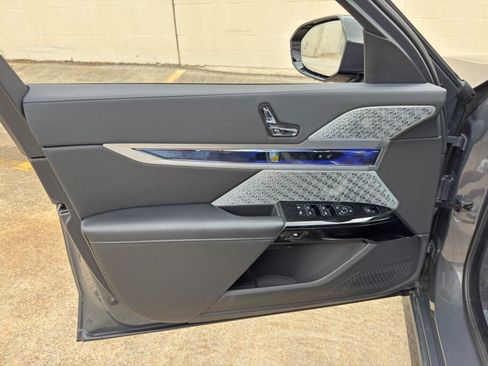 Used 2024 BMW i7 eDrive50 w/ M Sport Package RWD image 58