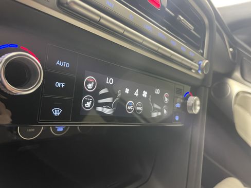 Used 2024 Genesis G70 2.5T w/ Sport Prestige Package image 21