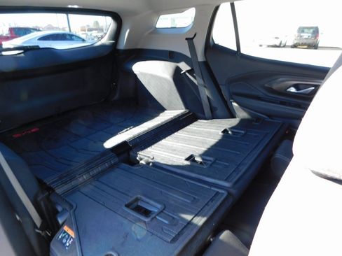 Used 2023 GMC Terrain SLE w/ Driver Convenience Package image 25