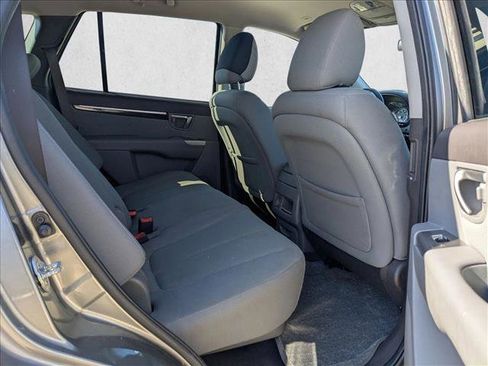 Used 2011 Hyundai Santa Fe GLS image 17