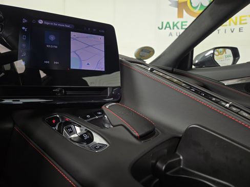 Used 2024 Chevrolet Corvette Stingray Premium Conv RWD image 21