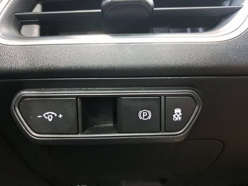 Used 2025 Kia K4 FWD image 23