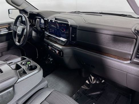 Used 2024 GMC Sierra 1500 Elevation w/ LPO, Elevation Black Package image 25