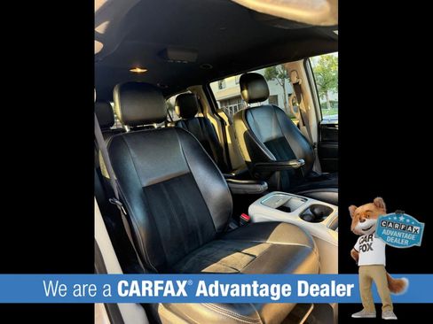 Used 2017 Dodge Grand Caravan SXT FWD image 25