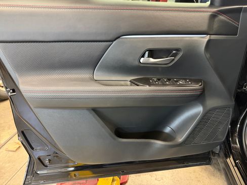 Used 2026 Nissan Kicks SR FWD image 25