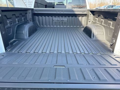 New 2026 GMC Sierra 1500 SLT image 27