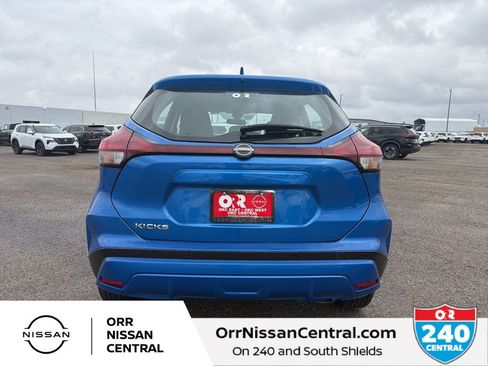 New 2025 Nissan Kicks Play S FWD image 4