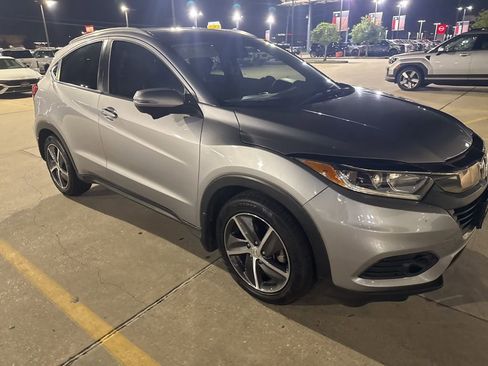 Used 2021 Honda HR-V EX image 2