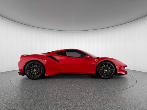 Used 2019 Ferrari 488 Pista Coupe RWD image 6