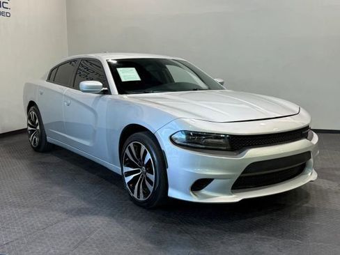 Used 2022 Dodge Charger SXT w/ Cold Weather Package AWD/4WD image 4