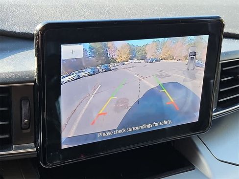 Used 2021 Ford Explorer XLT w/ Equipment Group 202A image 13