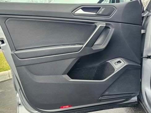 Used 2021 Volkswagen Tiguan SEL image 21