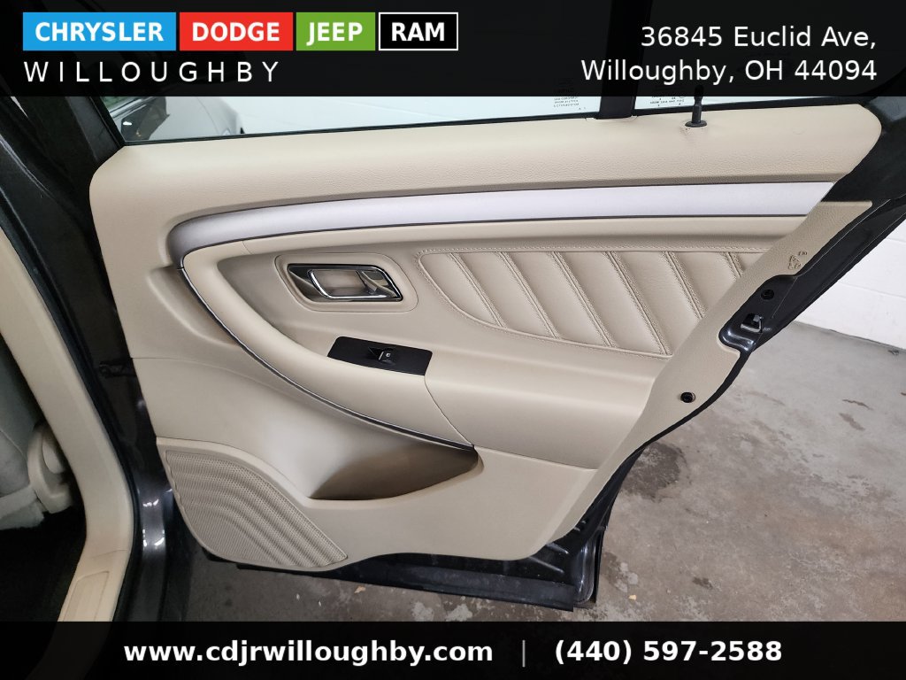 Used 2017 Ford Taurus SE FWD image 31