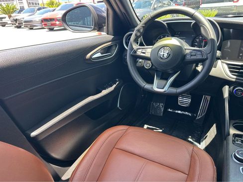 Used 2023 Alfa Romeo Giulia Ti RWD image 19