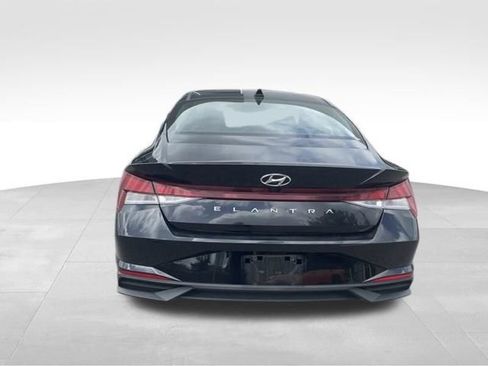 Used 2023 Hyundai Elantra SEL FWD image 6
