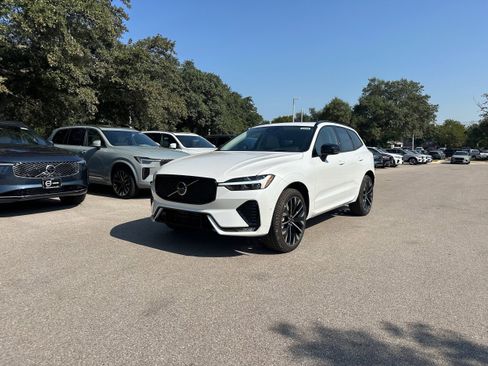 New 2026 Volvo XC60 B5 Ultra image 2