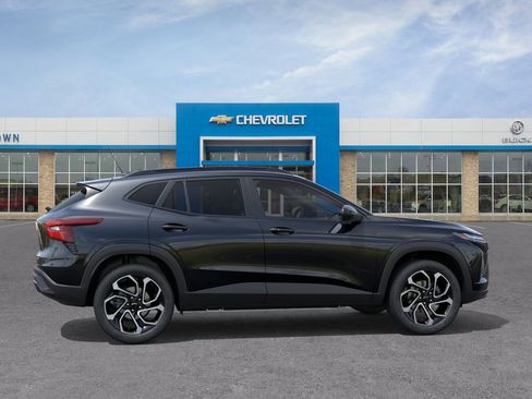 New 2026 Chevrolet Trax RS w/ Driver Confidence Package FWD image 5