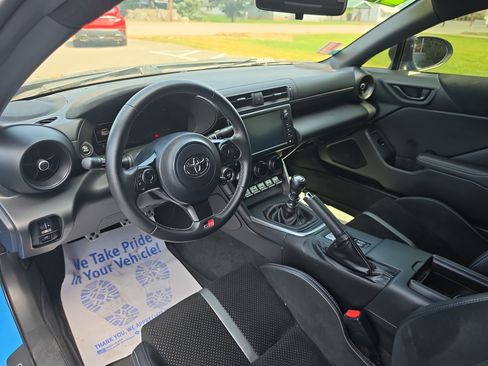 Used 2023 Toyota GR86 Premium RWD image 12