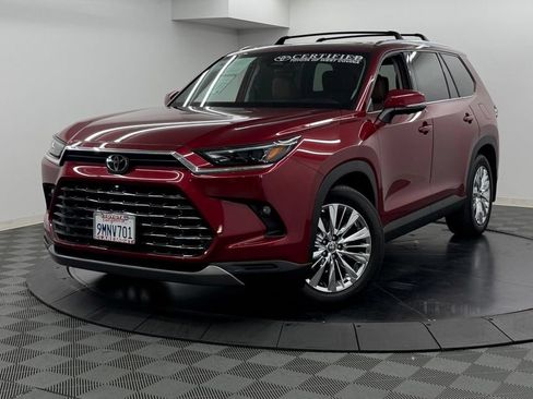 Certified 2024 Toyota Grand Highlander AWD image 3