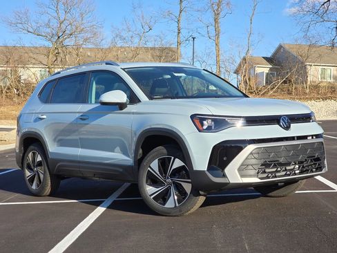 New 2026 Volkswagen Taos SE AWD/4WD image 1
