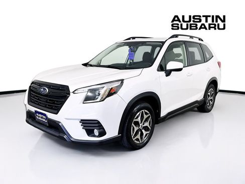 Used 2022 Subaru Forester Premium AWD/4WD image 3