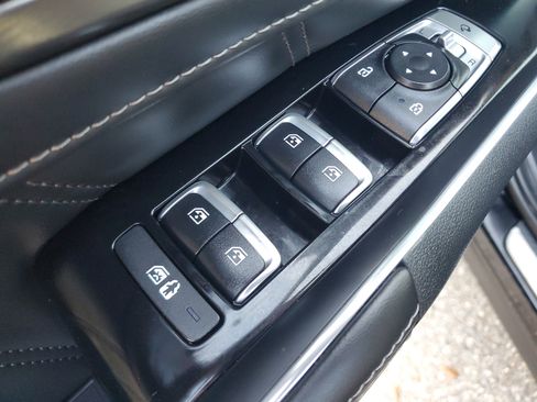 Used 2023 Kia Sorento SX image 18