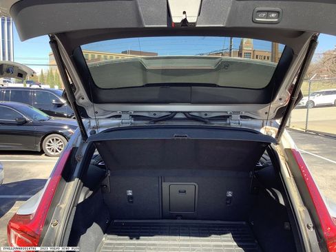 Used 2023 Volvo XC40 B5 Plus w/ Protection Package Premier image 13