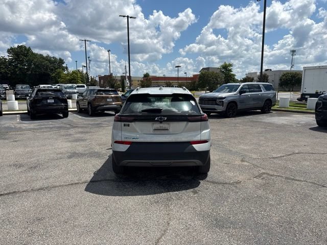 Used 2023 Chevrolet Bolt EUV LT w/ Comfort Package FWD image 5