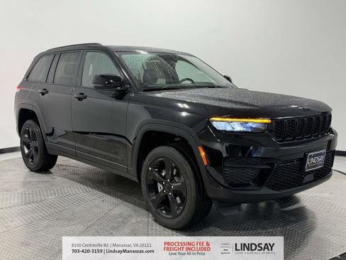 New 2025 Jeep Grand Cherokee Altitude AWD/4WD image 1