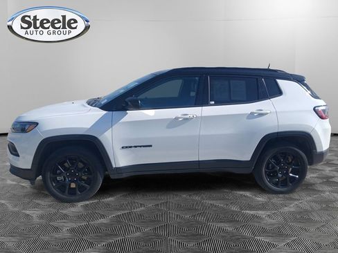 Used 2023 Jeep Compass Altitude w/ Convenience Group image 2