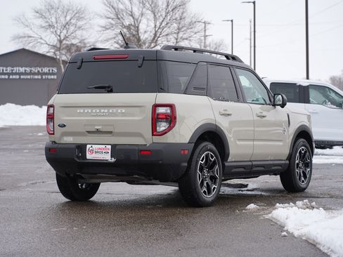 Used 2025 Ford Bronco Sport Outer Banks w/ Outer Banks Tech Package+ image 3