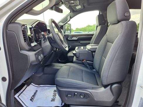 New 2026 Chevrolet Silverado 2500 LT AWD/4WD image 9