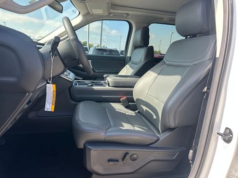 New 2025 Ford Expedition Max Active image 9