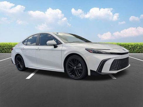 Certified 2025 Toyota Camry SE w/ Convenience Package FWD image 2