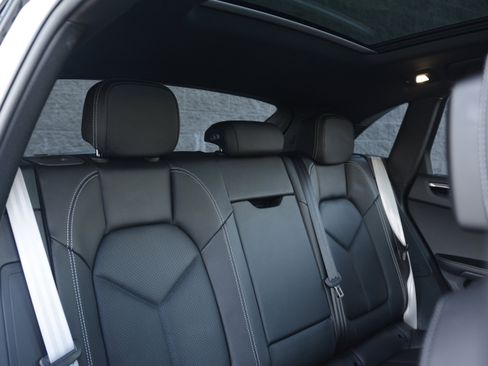Certified 2025 Porsche Macan Turbo AWD/4WD image 33