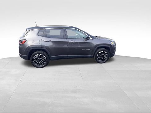 Used 2022 Jeep Compass Limited image 11